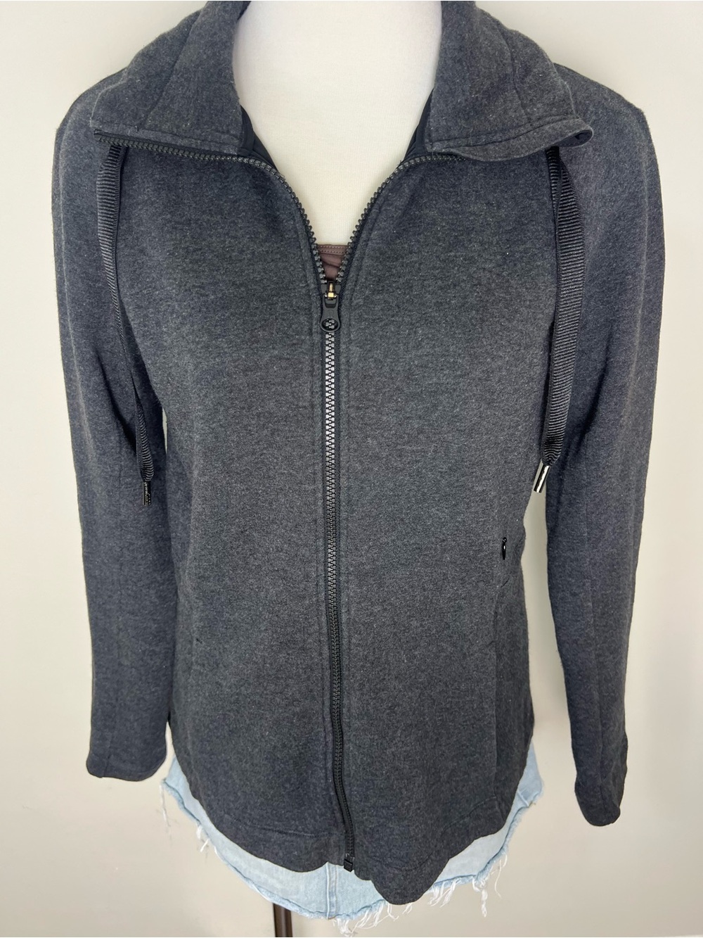 Lululemon Womens &go Take Off Jacket Size 6 Gray Full Zip Athletic Running - Picture 5 of 14